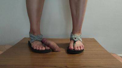 Shoejob Footjob on girlfriendsporn.one