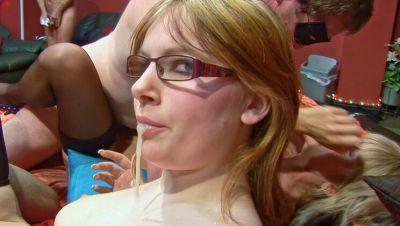 Hot Amateur Blowbang - Jessica Lo Takes Multiple Loads in Glasses - Britain on girlfriendsporn.one