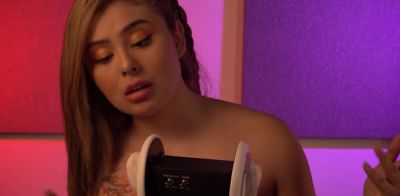 Roleplay En español- Tu mejor amiga te muestra como comerse una Vagina. on girlfriendsporn.one
